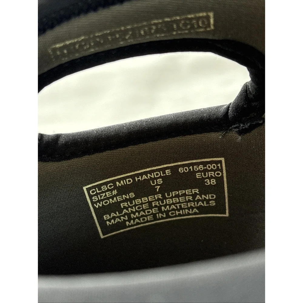 BOGS Classic Mid Handle Black Waterproof Insulated Snow  Boots Women US 7 EUR 38